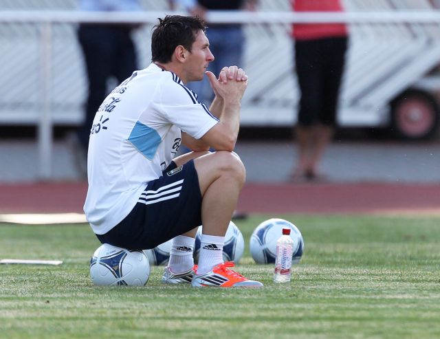 Χωρίς παίκτη της Τσέλσι η τριάδα των υποψηφίων για τον τίτλου του κορυφαίου από την UEFA